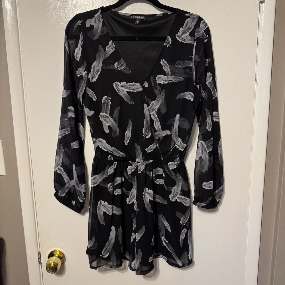 Express Romper Black with Feather Pattern Size M
